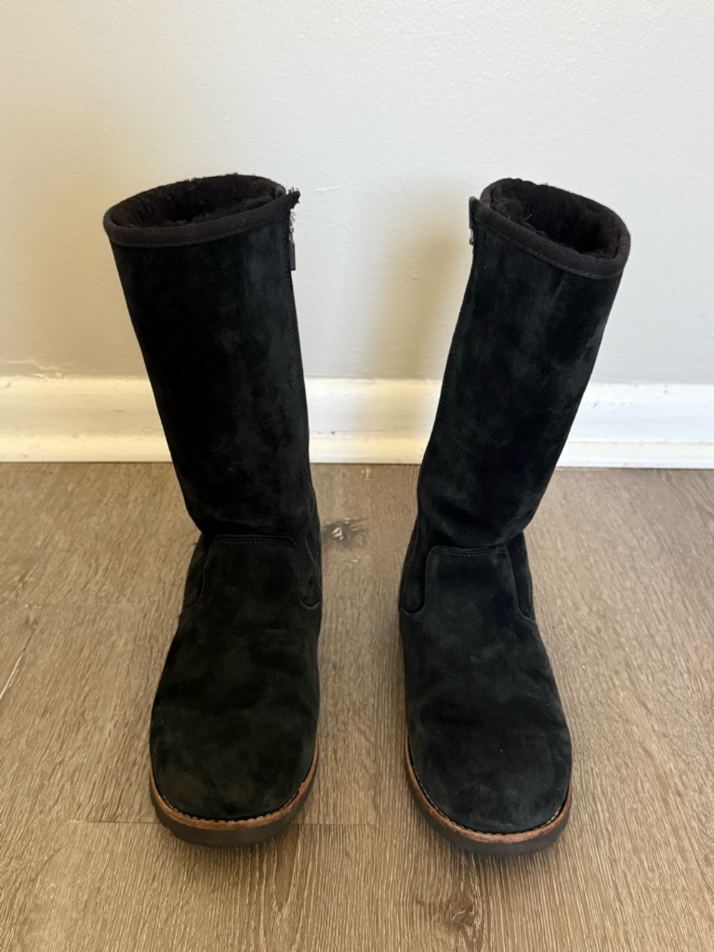 UGG Black Shearling-Lined Boot Label